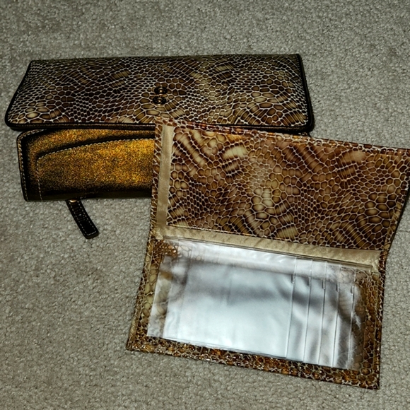 Brahmin Soft Checkbook Patent Python Wallet NEW - Picture 4 of 8